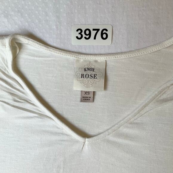 Knox Rose Women Blouse size XS White ShortSleeve Lace Sleeve V-neck Basic - Picture 5 of 9